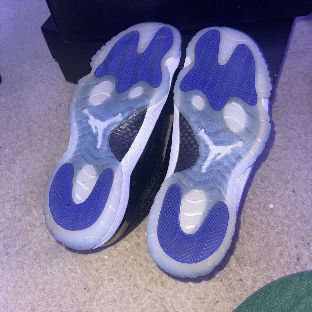 Jordan 11 space jam - Picture 4 of 11